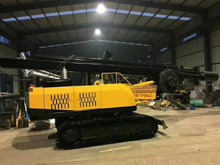 方桿旋挖鉆機(jī)產(chǎn)品展示圖6 方桿旋挖鉆機(jī)產(chǎn)品展示圖6